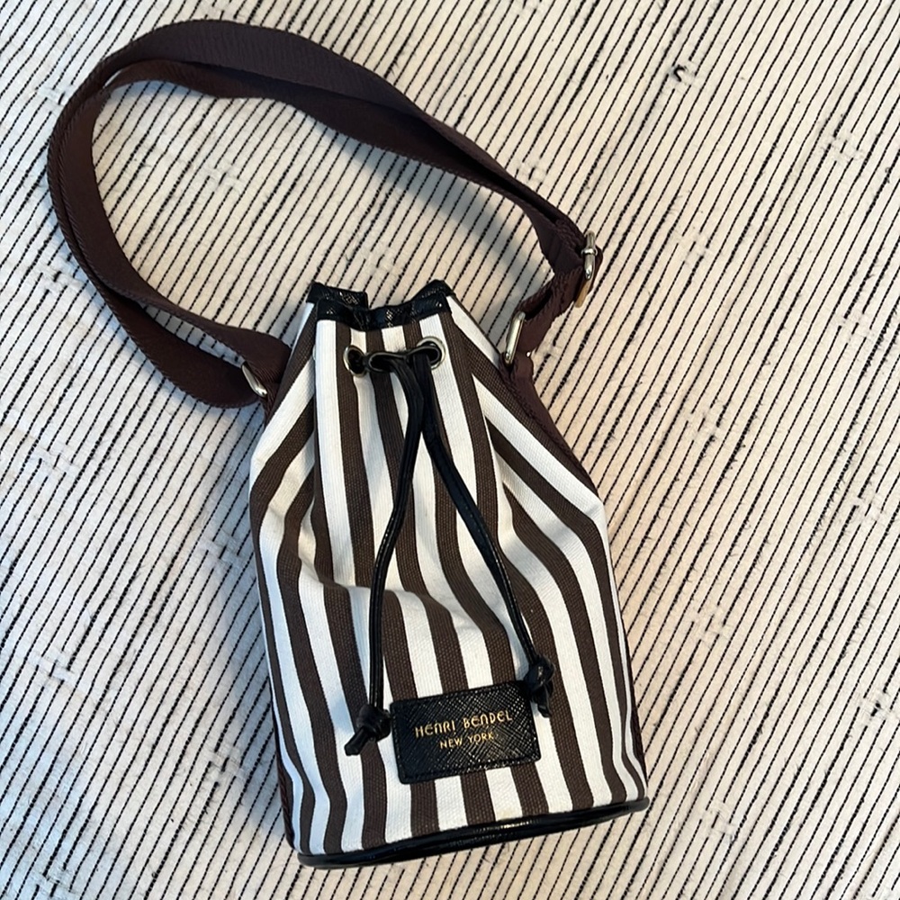 HB wine tote. Never used. Great collectors item or gift!